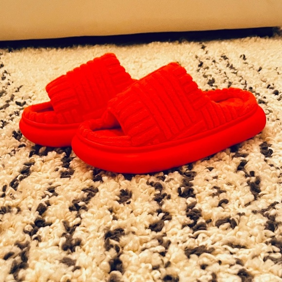 Cloud Slide Sandals / Slippers - Picture 5 of 5